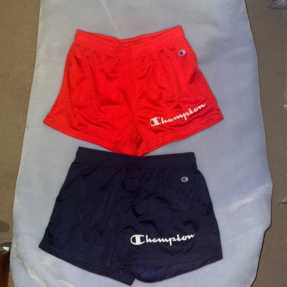Girl’s CHAMPION shorts (L)